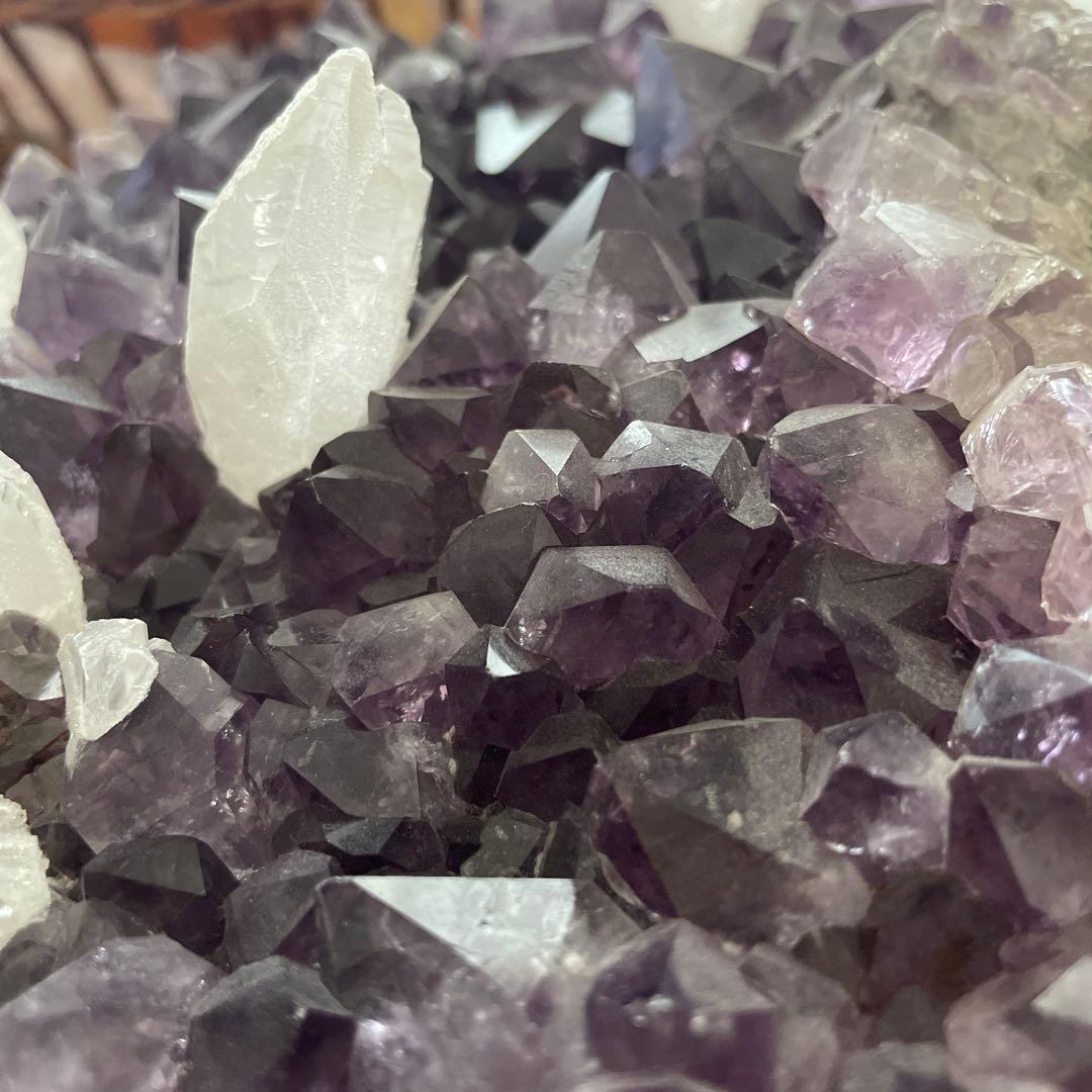 アメジストとクォーツの結晶塊