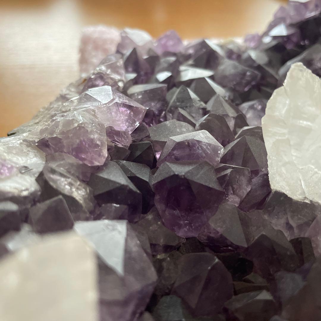 アメジストとクォーツの結晶塊