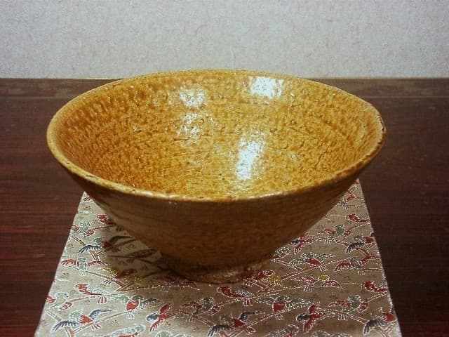 三朝焼　森田無想作　伊羅保　茶碗　共箱　古物。