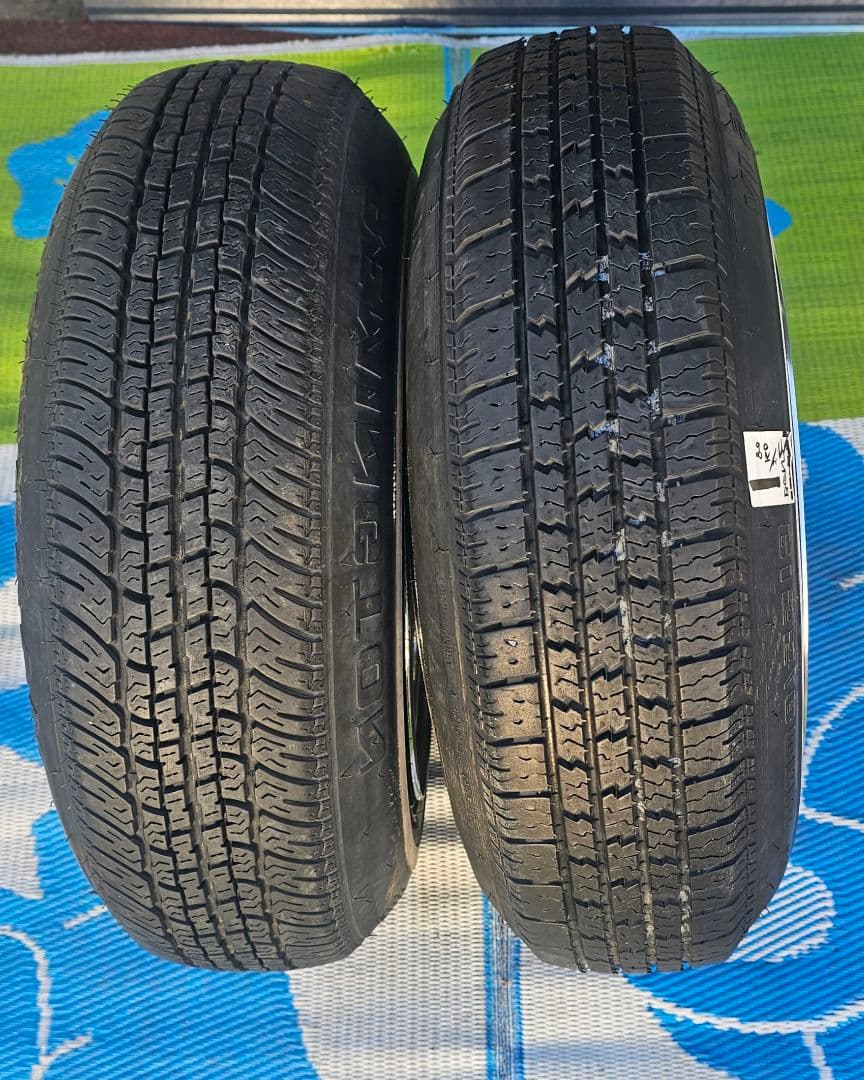 ワイヤホイール13インチタイヤ付き2本セツトキャデラック ローライダー インパラ