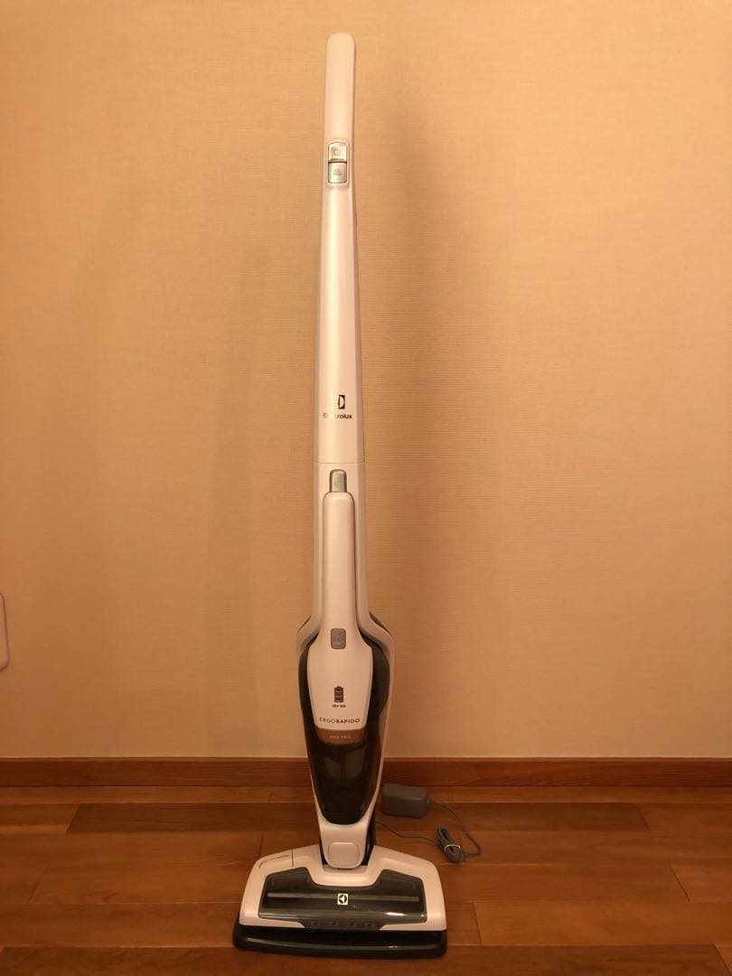ちぇりさん専用。美品！ エレクトロラックス掃除機 ZB3325B 価格相談OK！
