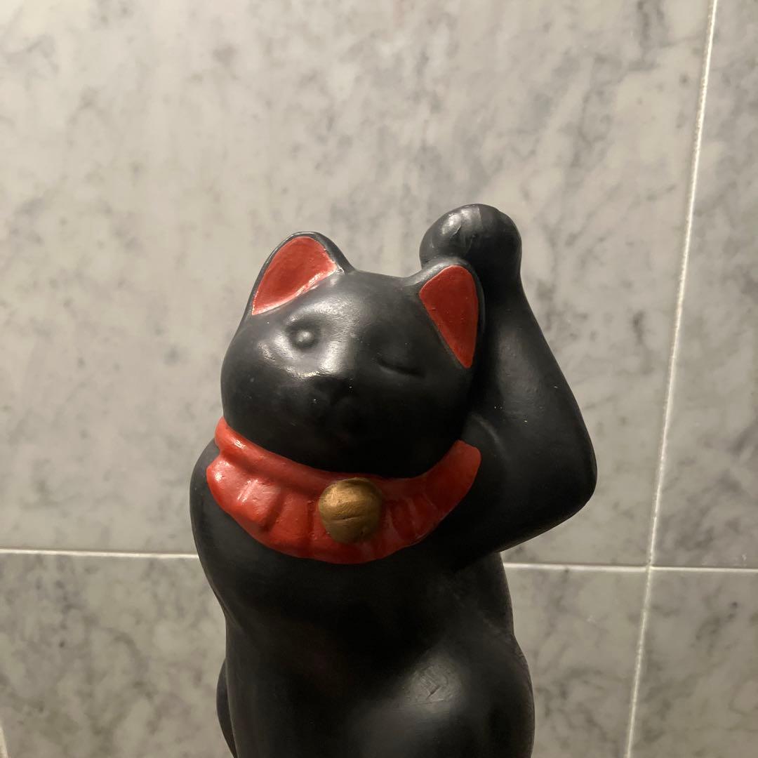 ビンテージ　ウインクをするユニークでキュートな招き猫ちゃん