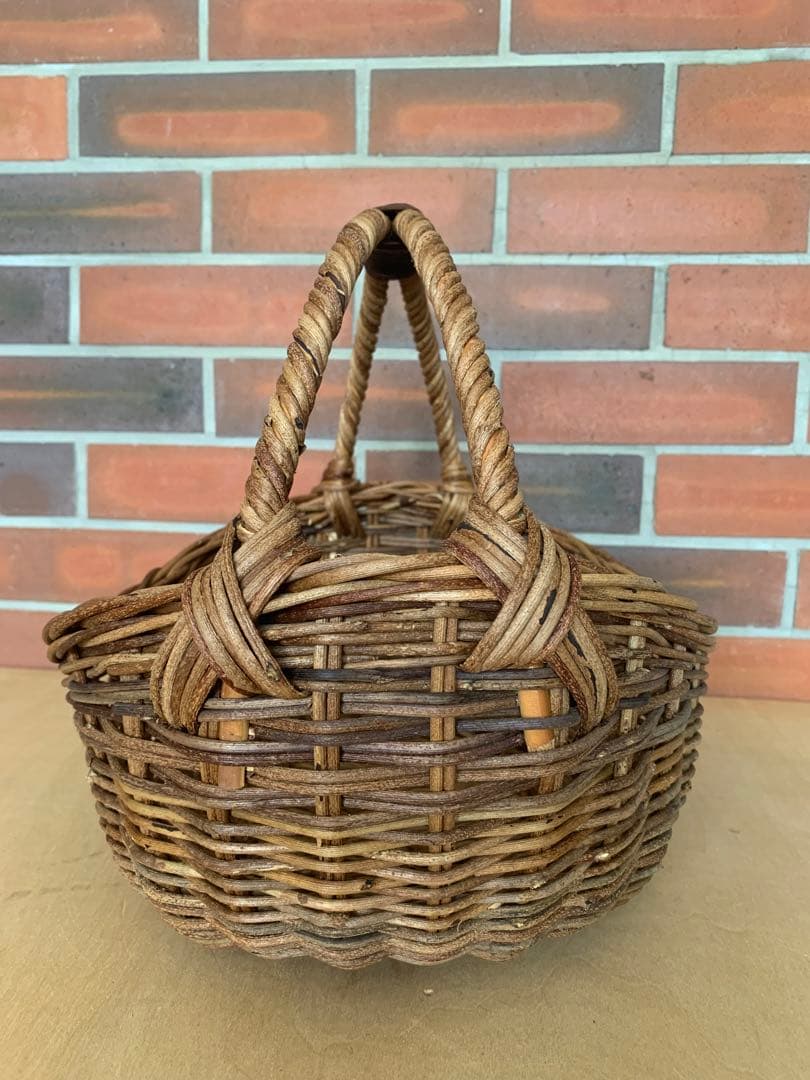 あけび  持ち手付き丸籠