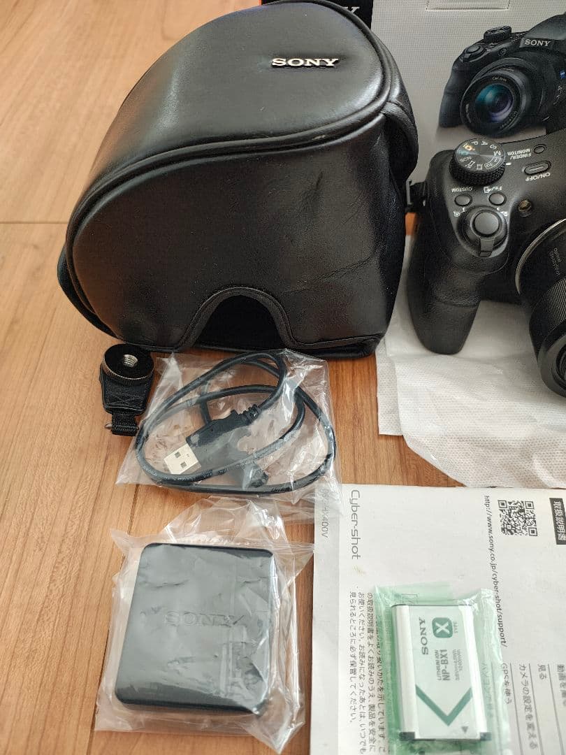 ほぼ新品　SONY Cyber−Shot DSC-HX400V　別売りケース付き