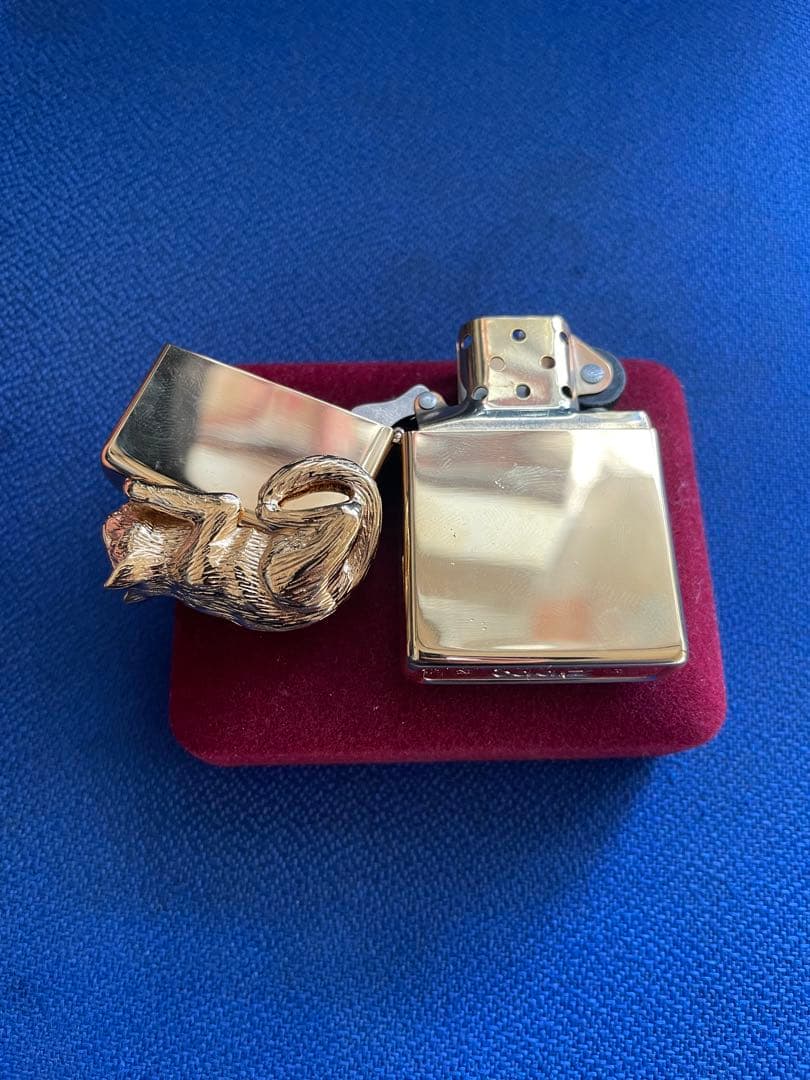 Zippo ゴールド 猫デザインライター 専用ケース付き