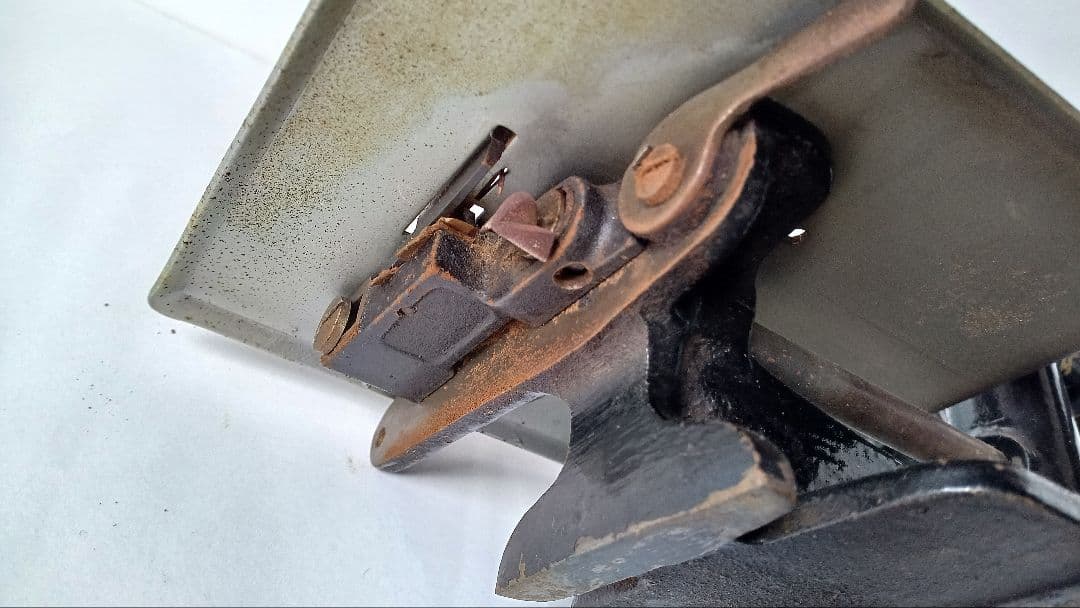 お値下げ　Queen 手回しアンティーク　ミシン