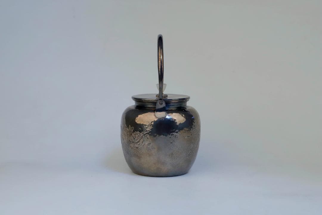 純銀製 竹梅牡丹彫 玉石湯沸 銀瓶 煎茶道具