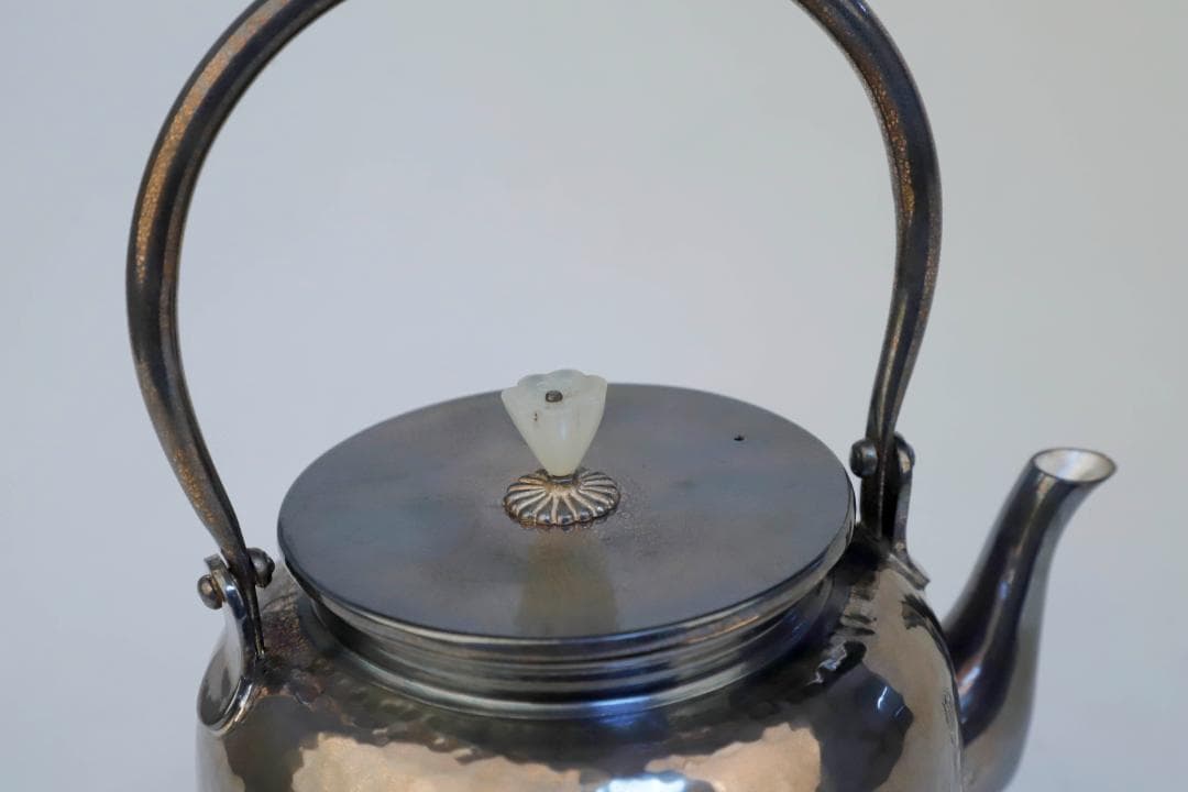 純銀製 竹梅牡丹彫 玉石湯沸 銀瓶 煎茶道具