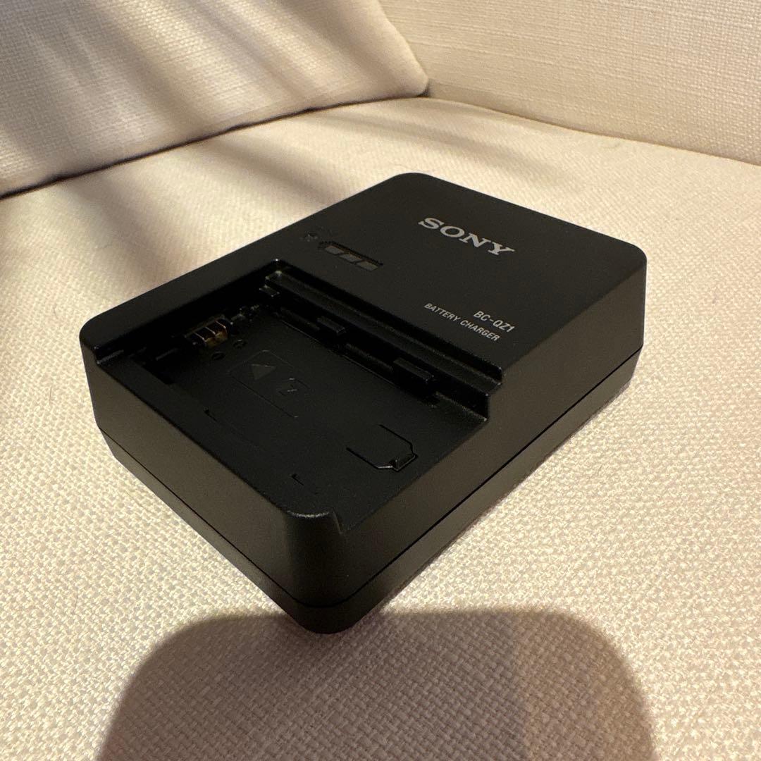 sony α6600標準レンズ付き ＋高倍率ズームレンズ＆予備バッテリー等