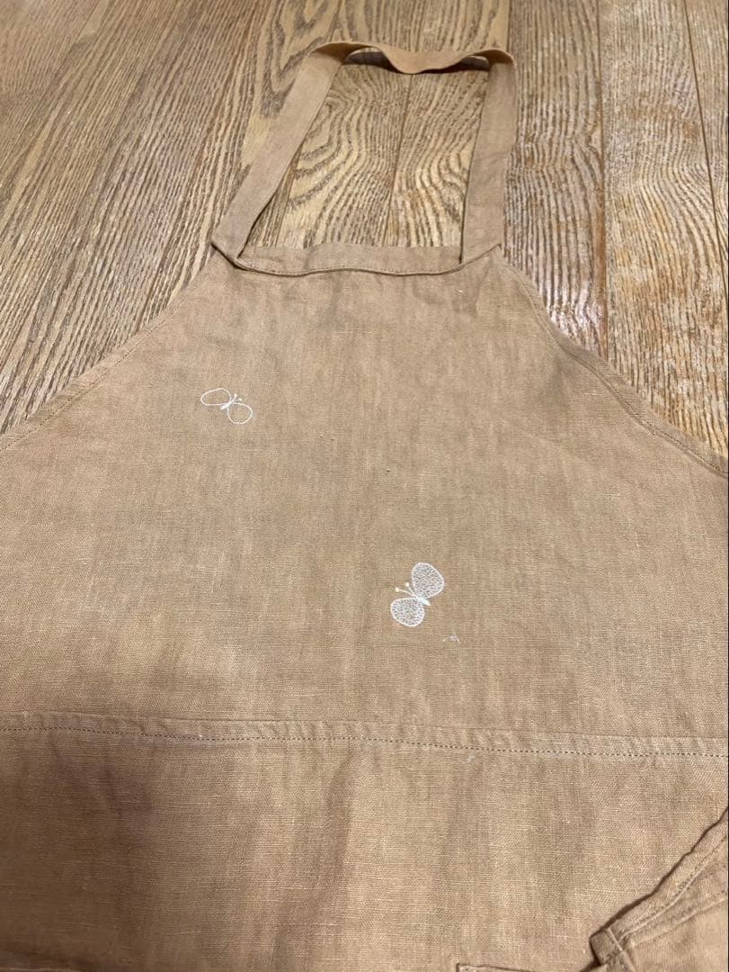 mina perhonen 新品タグ付き　choucho エプロン　ベージュ