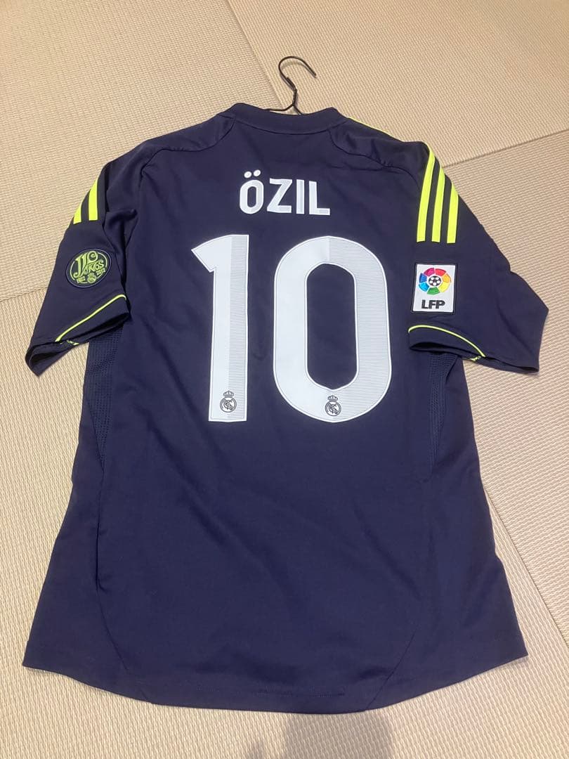 レアル・マドリード！エジル！オシャレ！インポートS