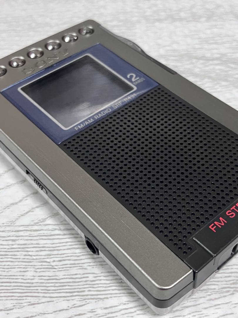 ✨極美品✨SONY のFMステレオ/AMポケッタブルラジオ SRF-R431。