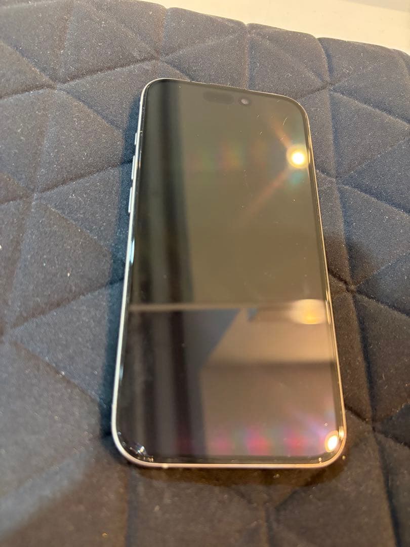 iPhone 15Pro ナチュラルチタニウム　アクティベーションロックあり