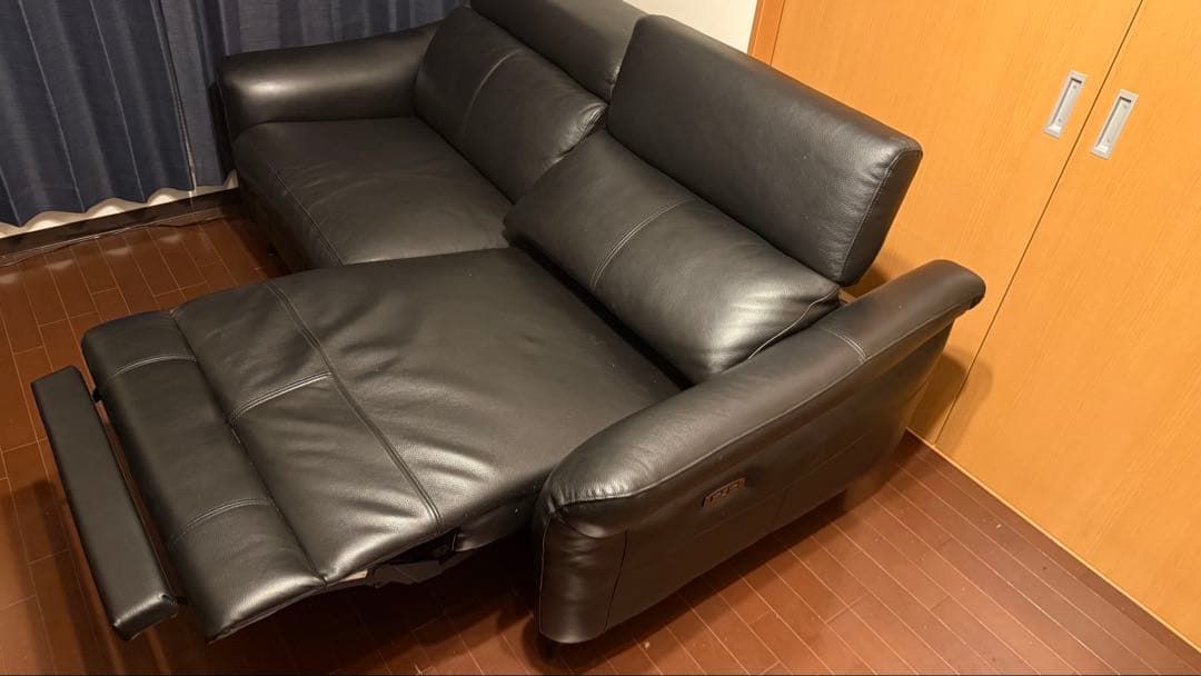 ヤマダオリジナル 電動リクライニングソファ「YES140004BK3P」ブラック