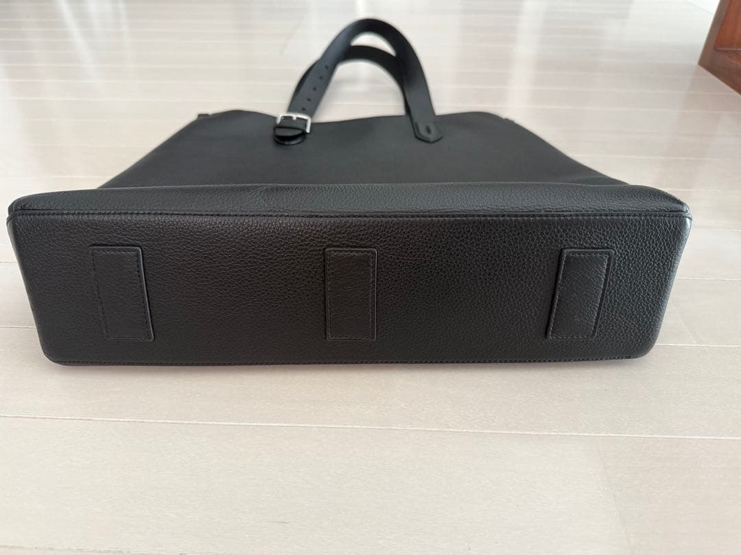 バリー　黒レザートートバッグ