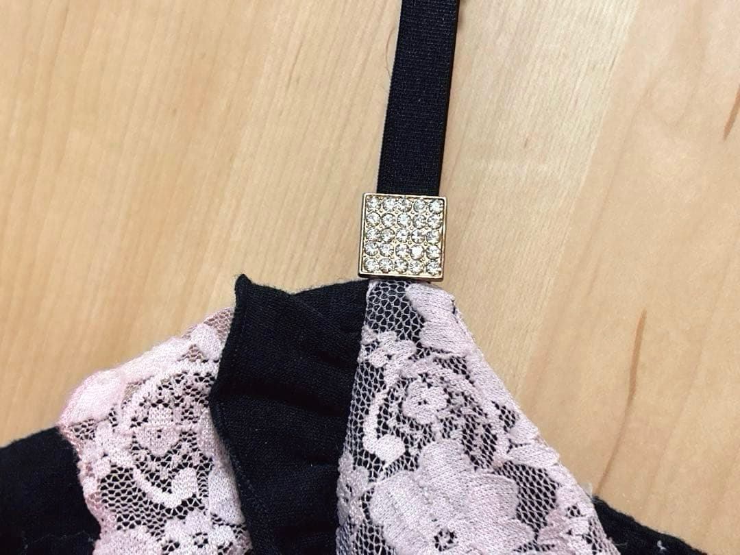 GOLDS♡肩紐ビジュー♡ふりふりラッフルフリル♡レースキャミトップスⅡ♡BK