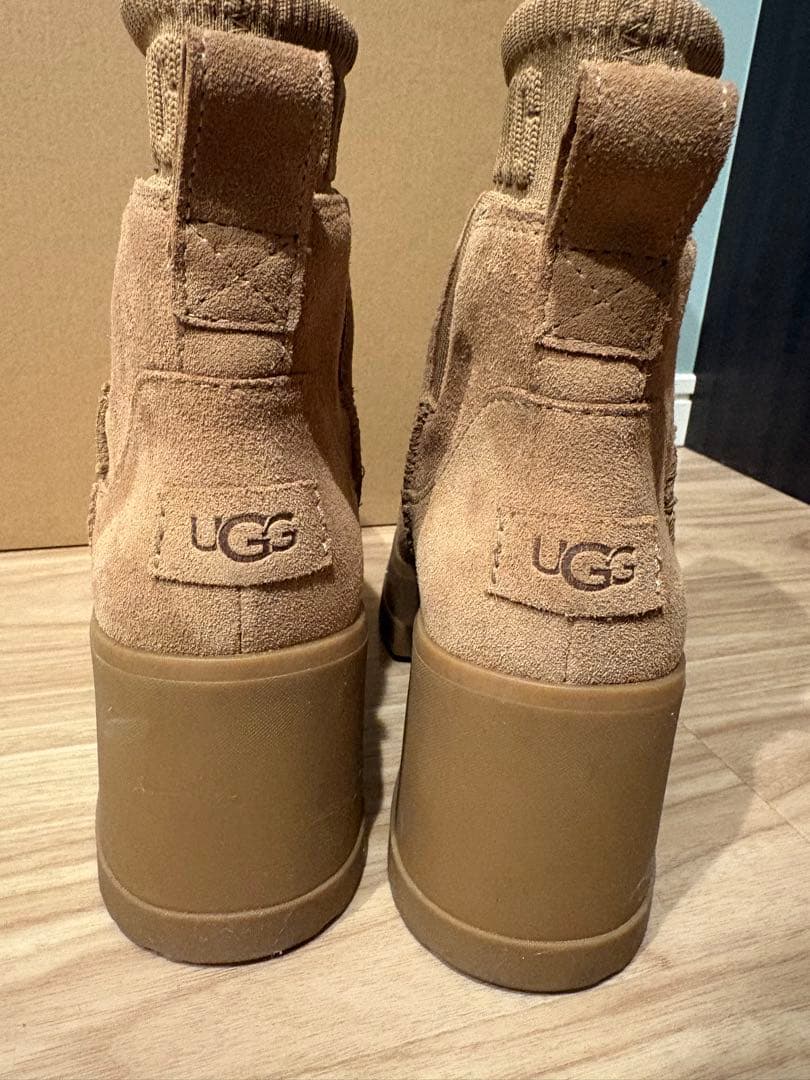 UGG Moxy Chelsea ブーツ