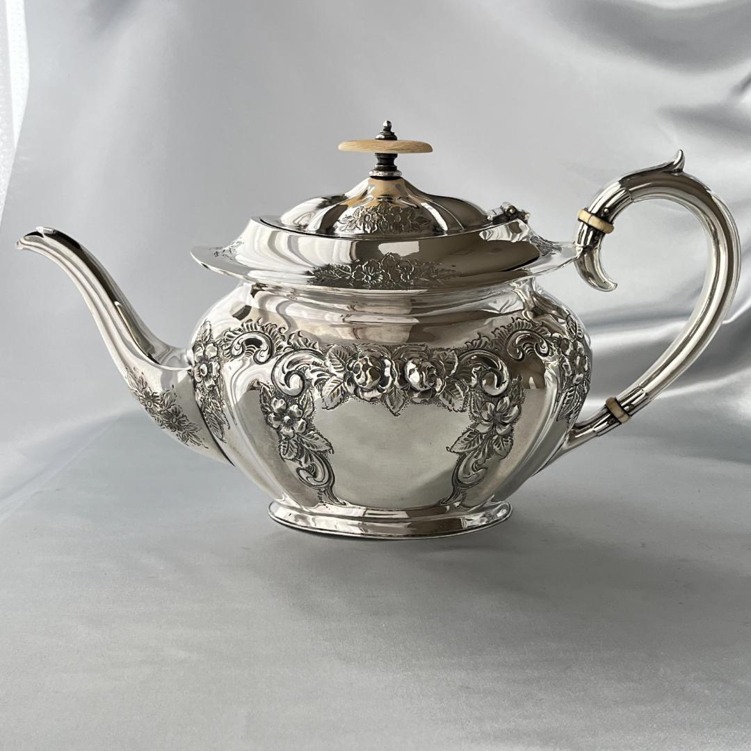 【Pinder Brothers】 ローズのティーセット 3点 薔薇のレリーフ