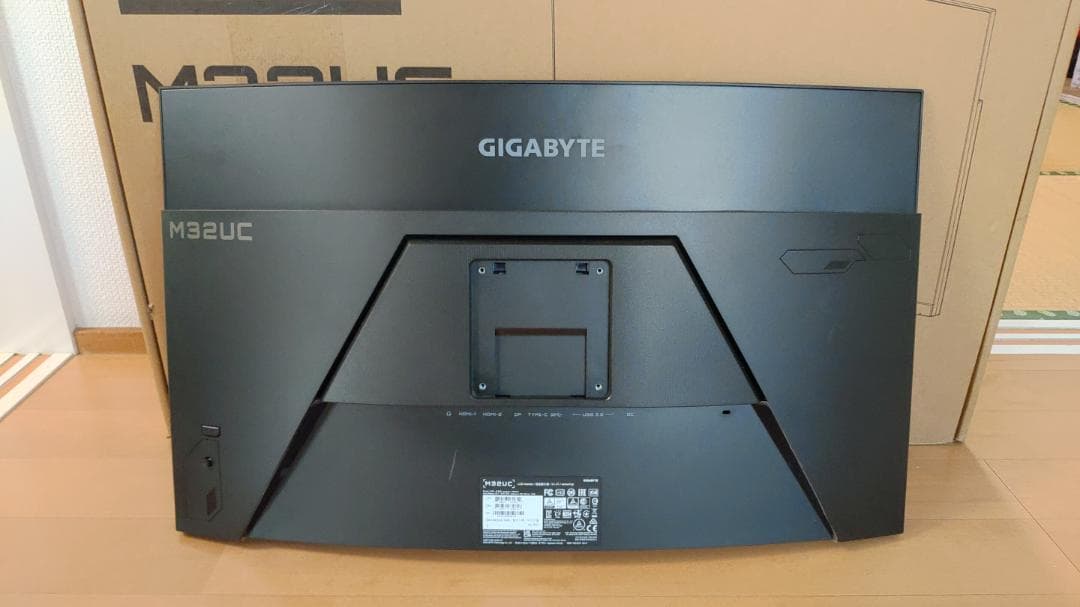GIGABYTE 4Kゲーミングモニター M32UC 31.5インチ 曲面 VA