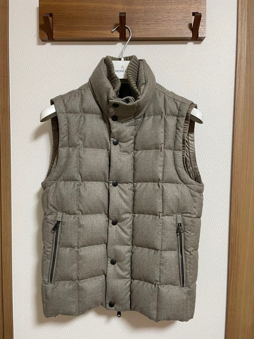 【MONCLER 】モンクレール　ダウンベスト
