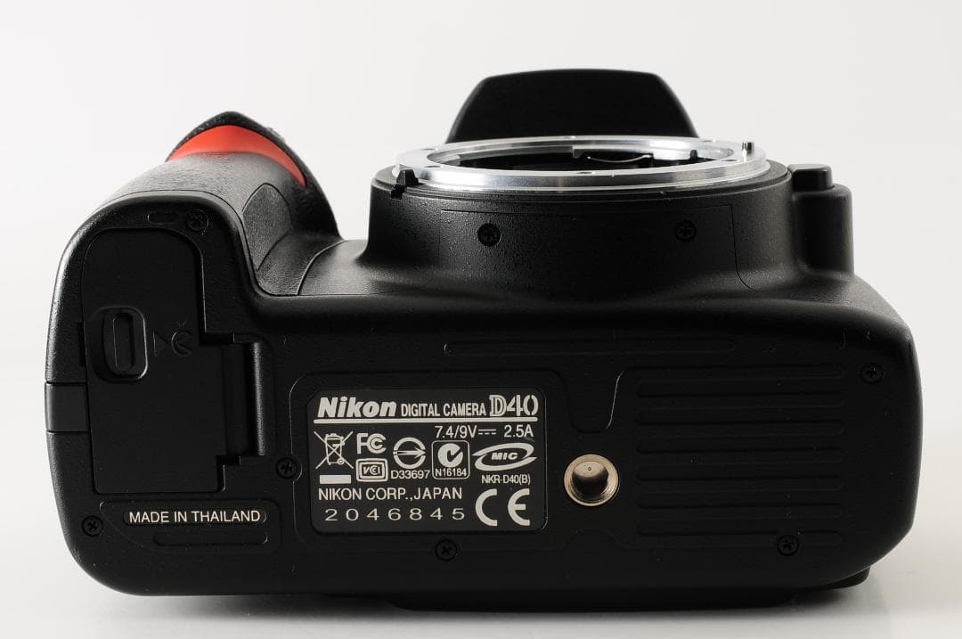【ほぼ新品】 ニコン Nikon D40 ボディ シャッター回数 1900回