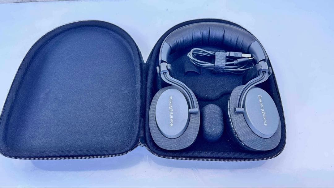 Bowers & Wilkins PX ワイヤレスヘッドホン