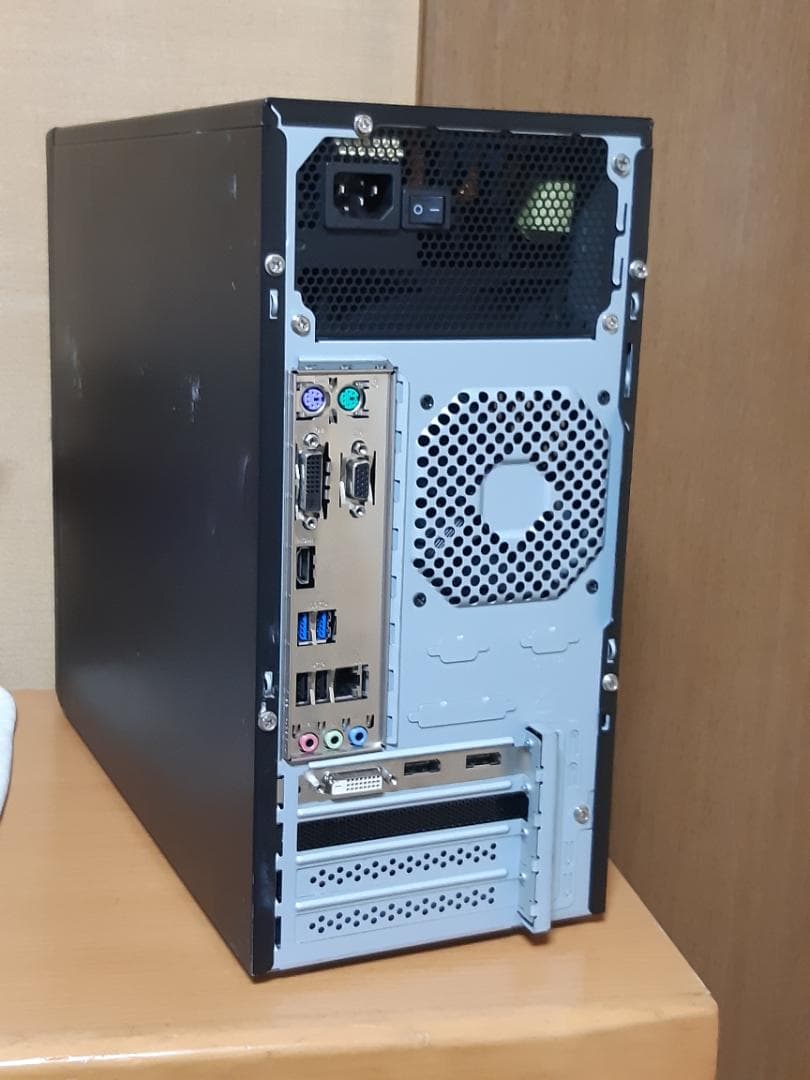 自作PC　第8世代i3・8GB・SSD128GB・RX550・Win11正式対応