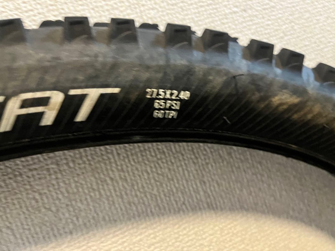 ダウンヒルタイヤセットASSEGAI 27.5 x 2.5 WT