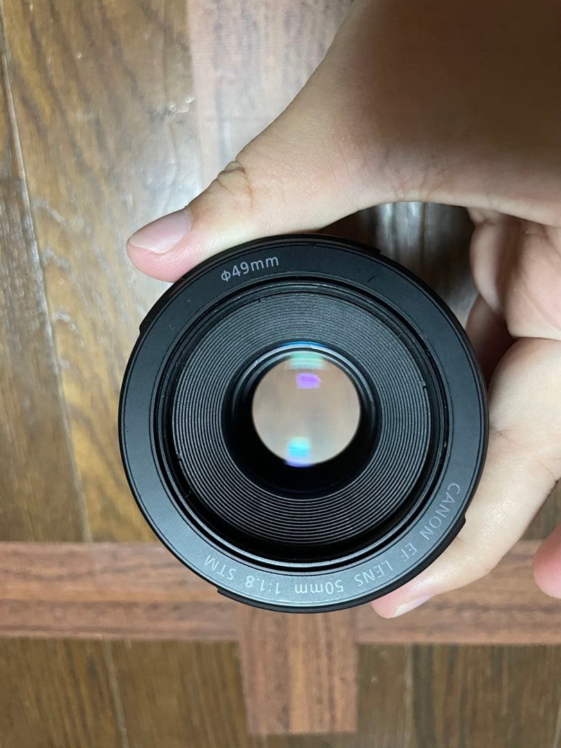 Canon EOS Kiss X10デジタル一眼レフ　標準、単焦点レンズ付き