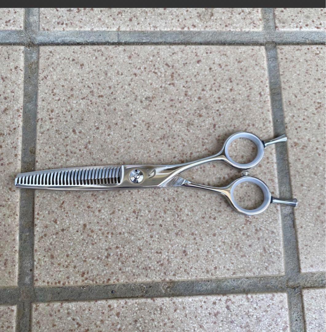 ６インチセニングシザー 45%前後切れ味！抜けの良さ抜群！理美容師専用ハサミ
