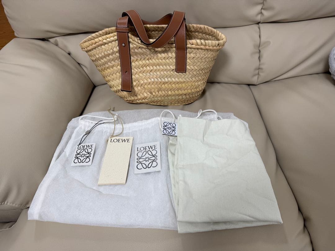 LOEWE ベージュ かごバッグ
