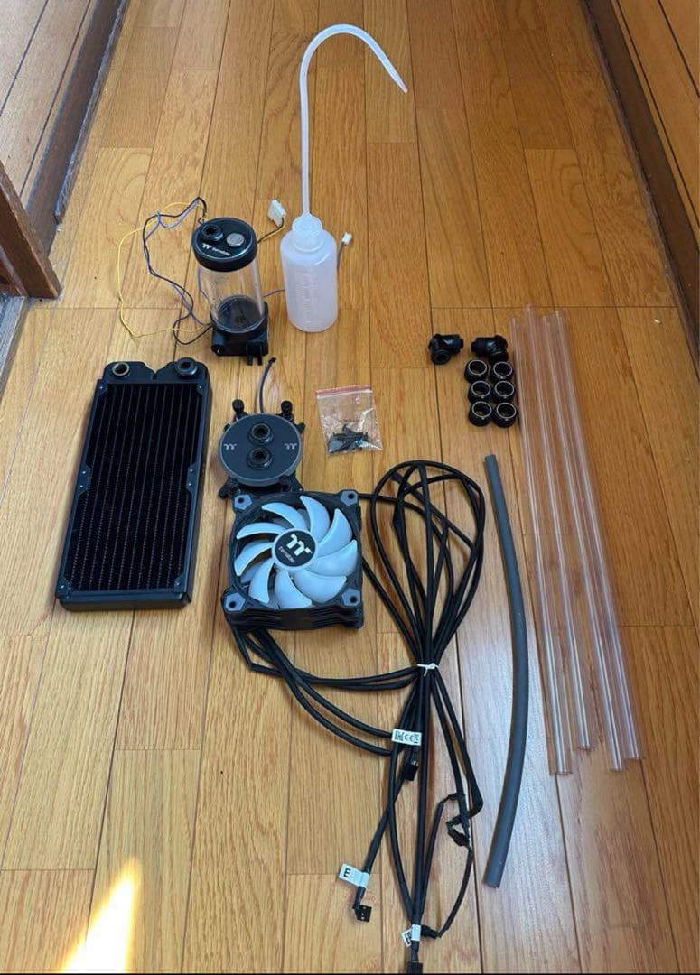 Thermaltake 240mm CPU本格水冷クーラー