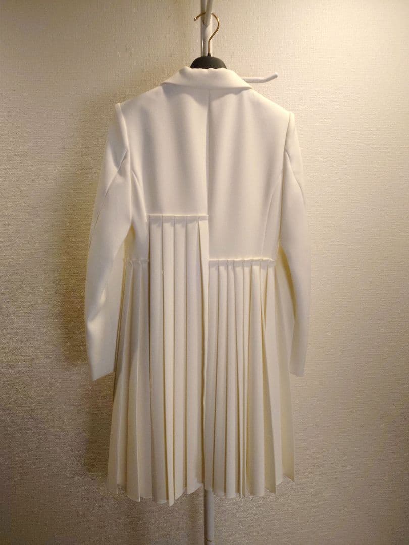 フォクシーニューヨーク定価13万ワンピ、コートにも♪、プリーツスカートワンピ