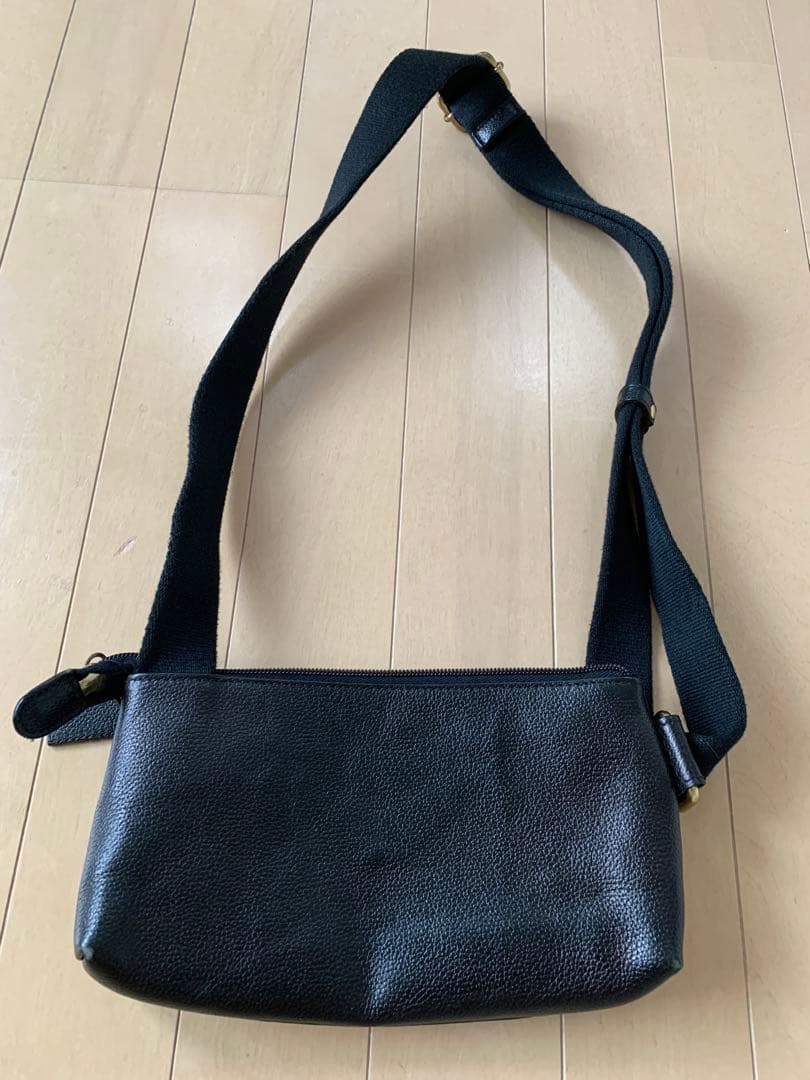 イルビゾンテ　ボディバック