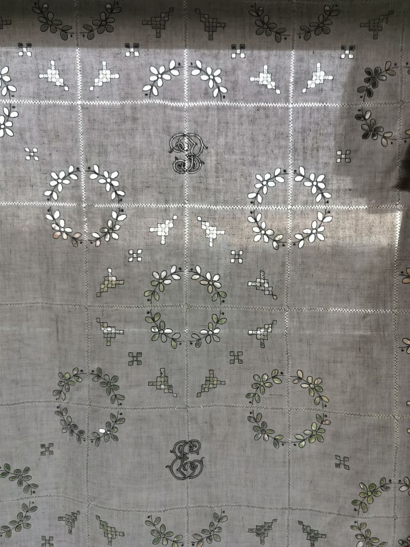 アンティークフランス アングレーズレース モノグラム刺繍＆カットワーク麻クロス