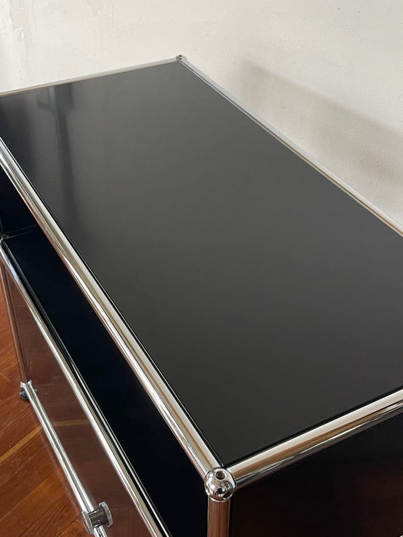 USM ハラー 1列 2段 フリップアップ ドア キャビネット ブラック