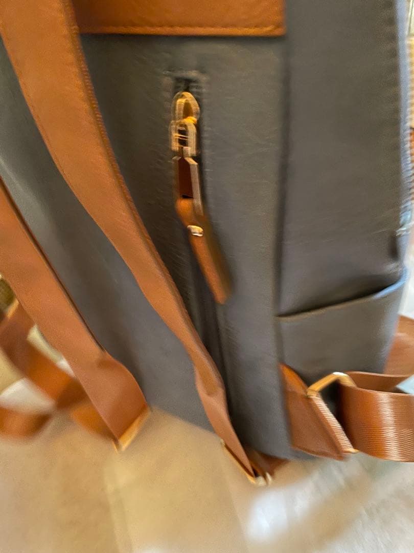 ブルーグレーのリュックで run run run/ミナペルホネン