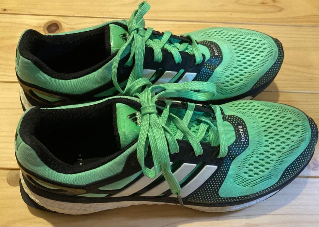 adidasランニングシューズ（boost）