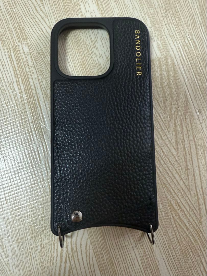 BANDOLIER iPhone 16 Pro用　ブラック　ストラップ付