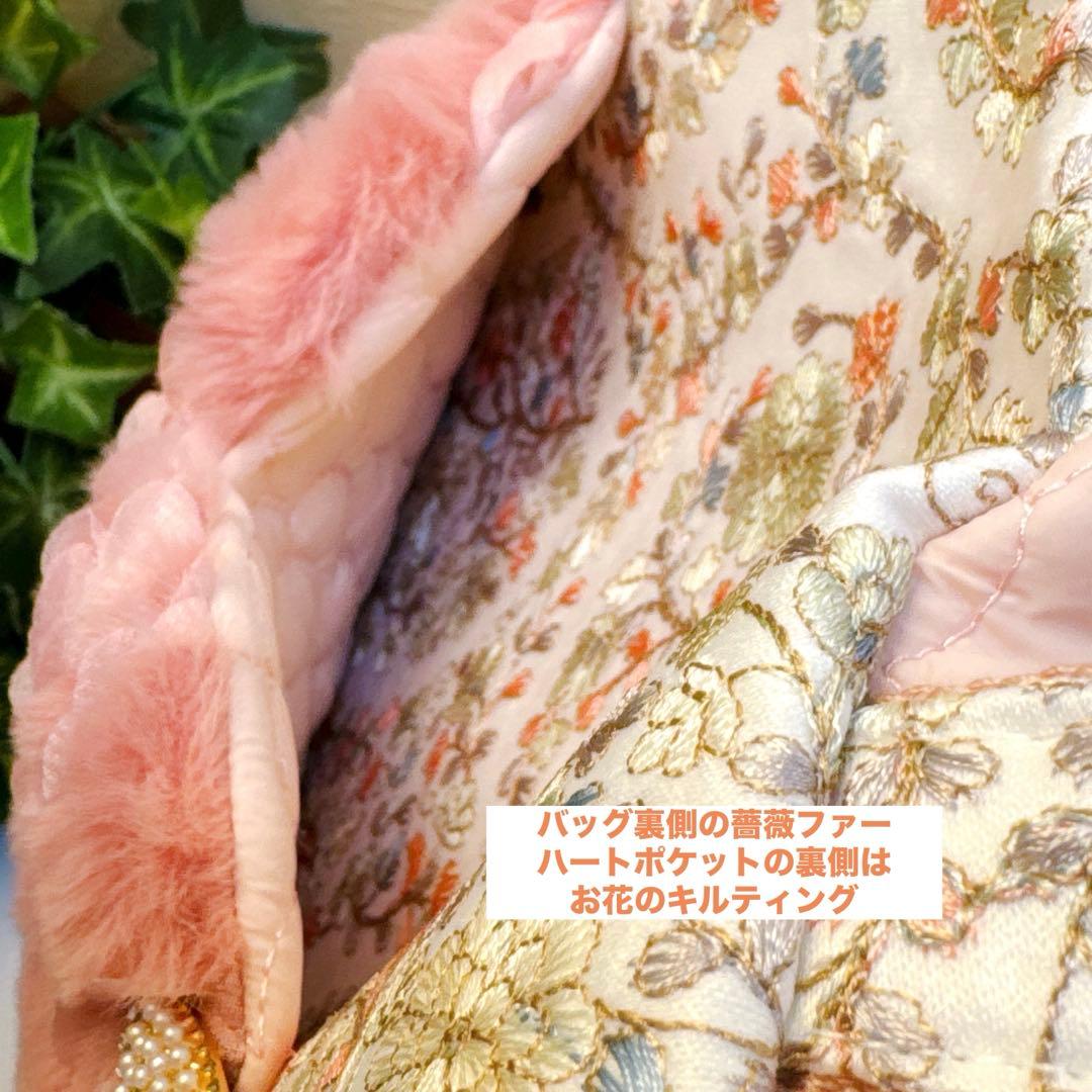 こ*ろ様 コヤンイサムチョン新作うさ着ぐるみルミちゃんのインド刺繍ラウンドトート