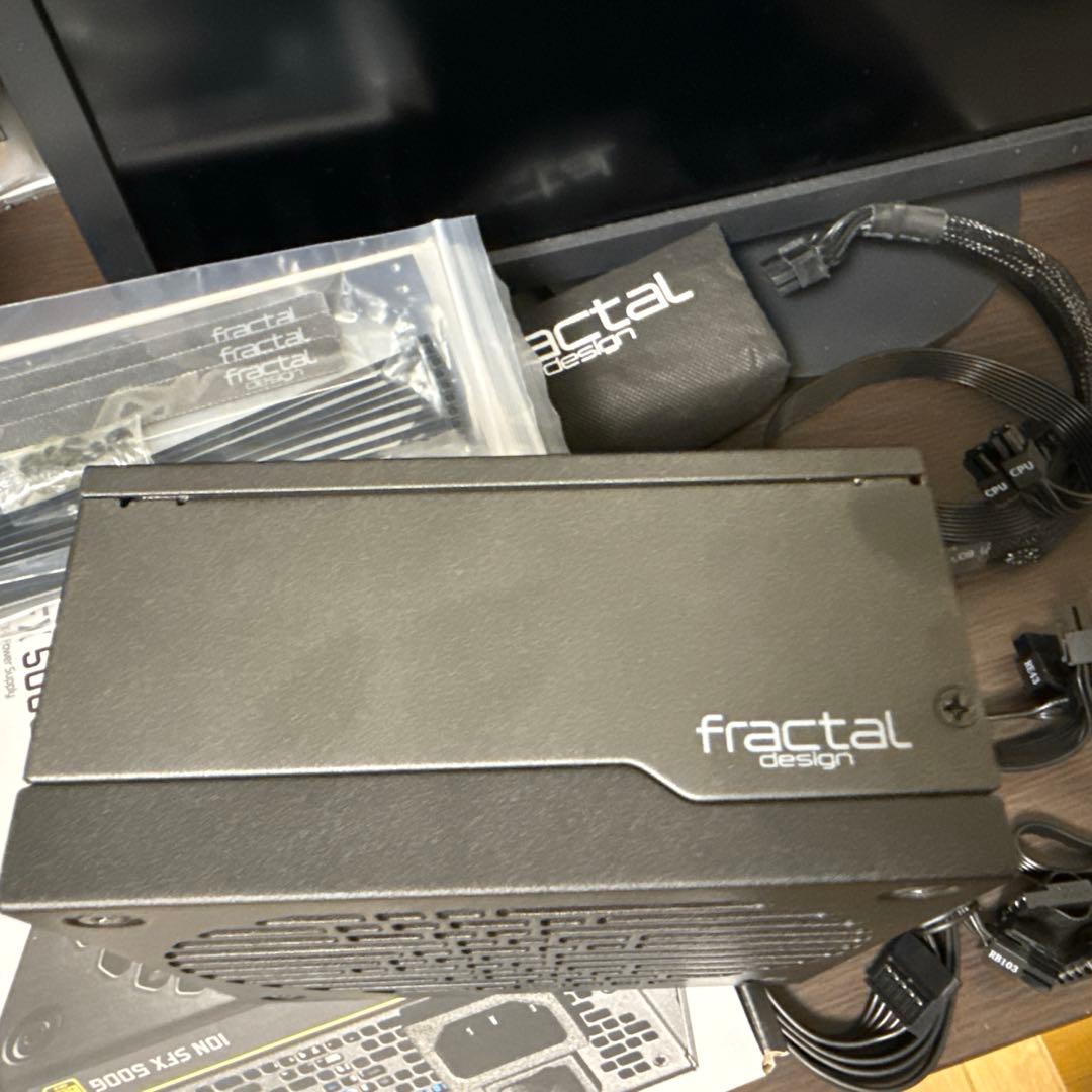 電源ユニット Fractal Design Ion SFX 500G 500W PSU