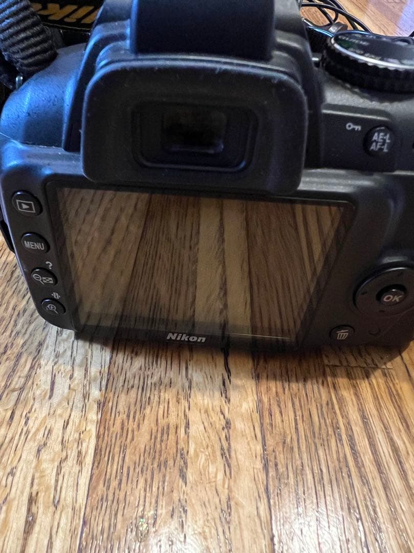 Nikon D3000 デジタル一眼レフカメラ