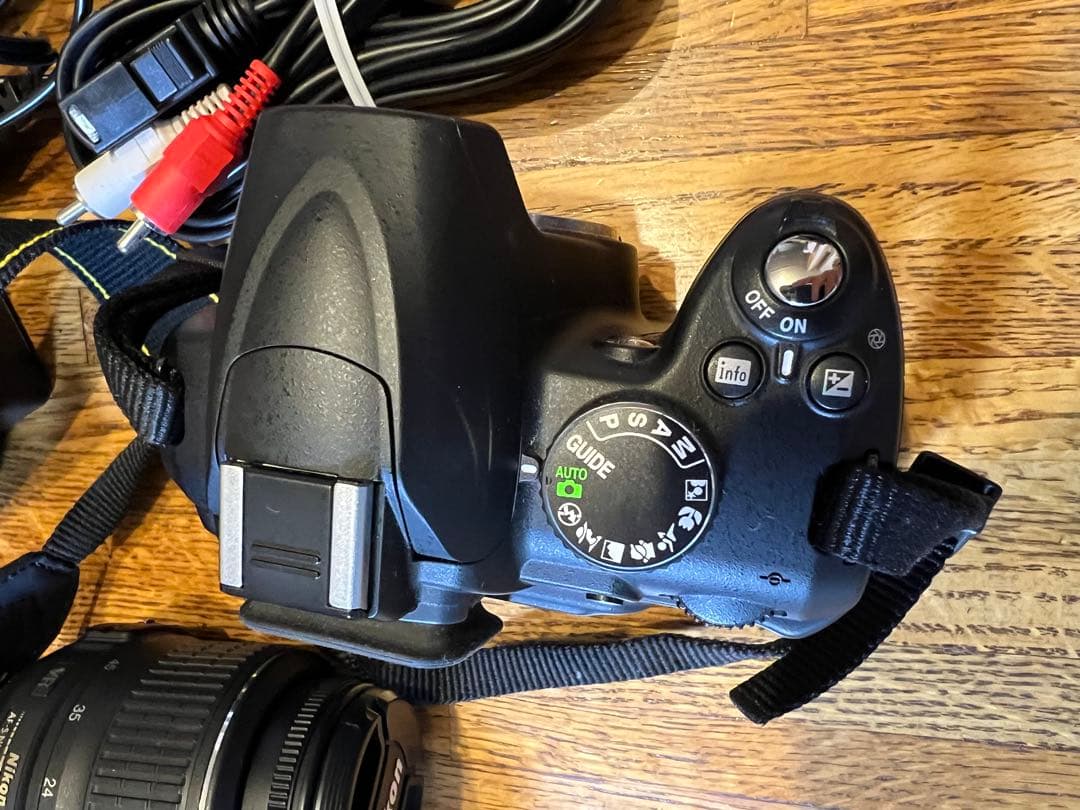 Nikon D3000 デジタル一眼レフカメラ