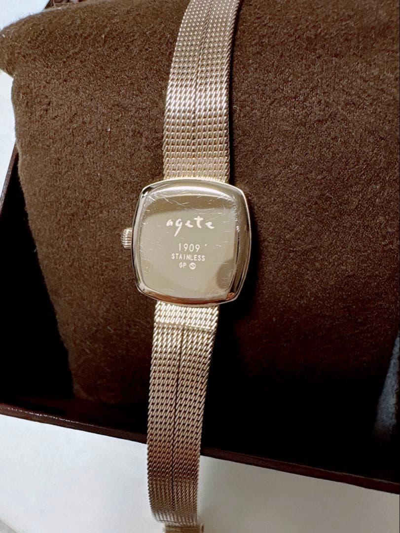 アガット スクエアフェイスウォッチ 腕時計 クオーツ ゴールドカラー
