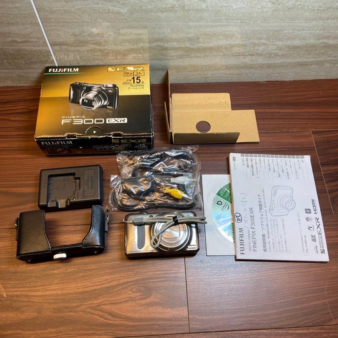 FUJIFILM FinePix F300 EXR デジカメ 4924