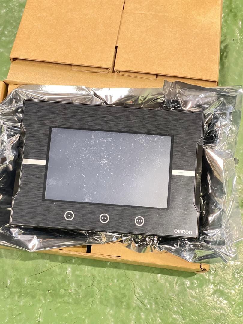 オムロン　NA5-7W001B