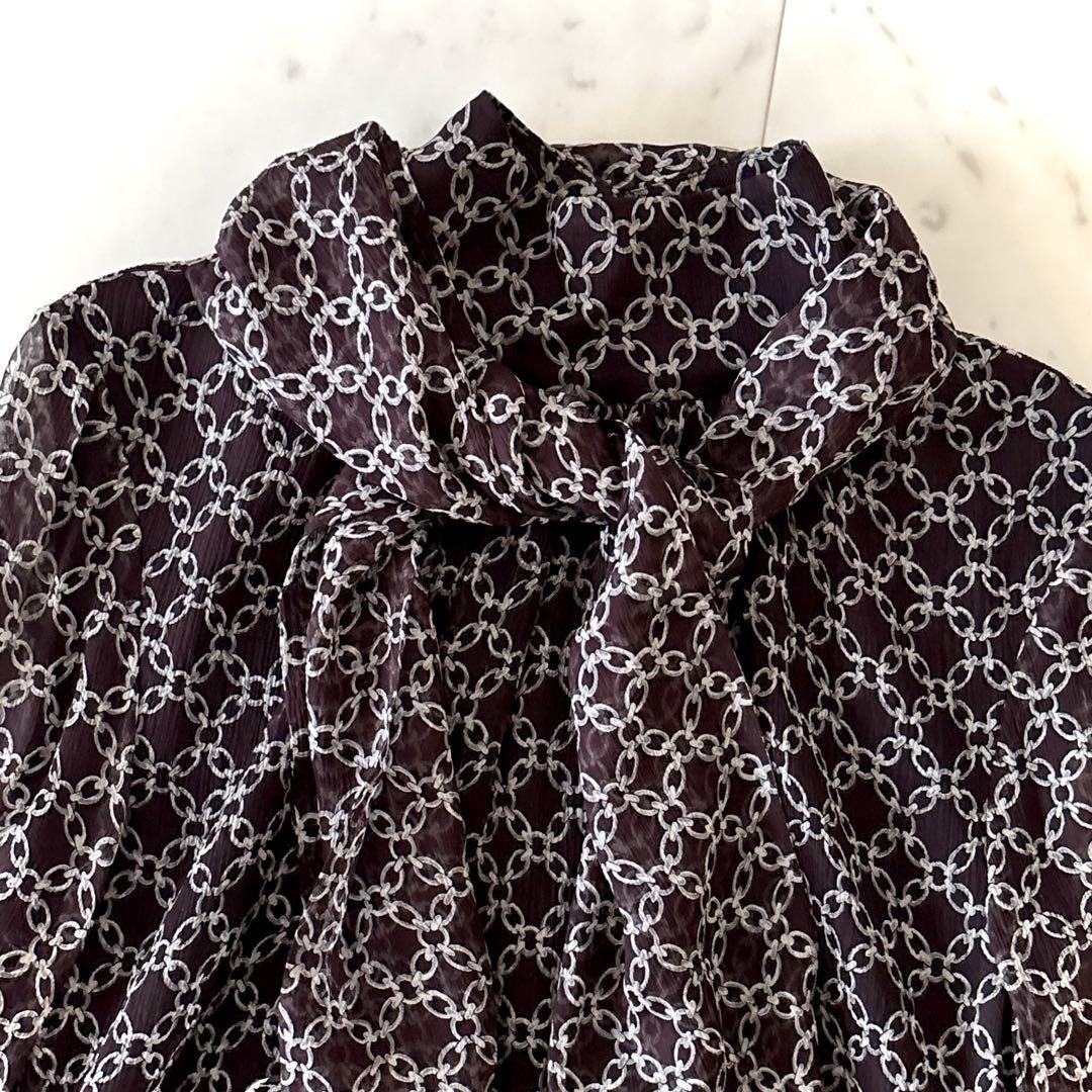 美品 ダーマコレクション シルク100％ チェーン柄 ボウタイ付きブラウス M