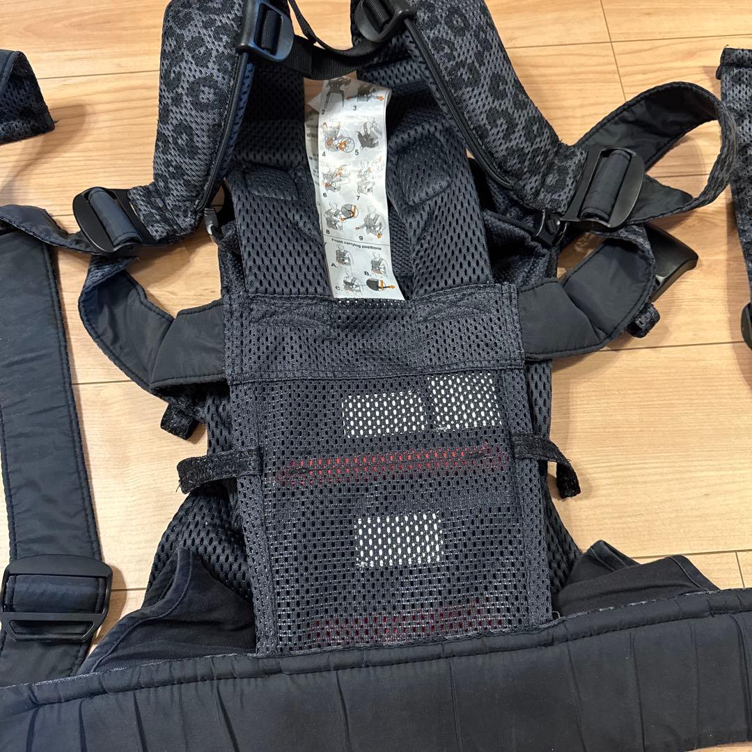 BABYBJÖRN 抱っこ紐 ブラック レオパード柄