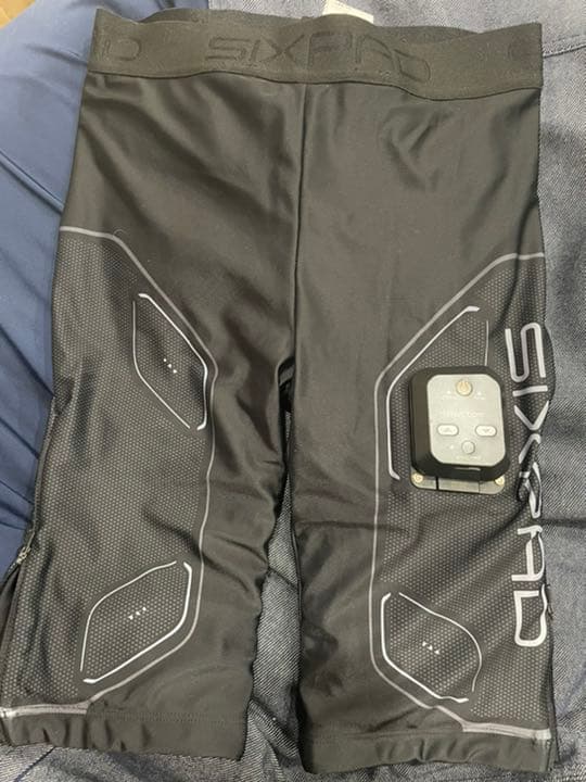 シックスパックパワースーツ