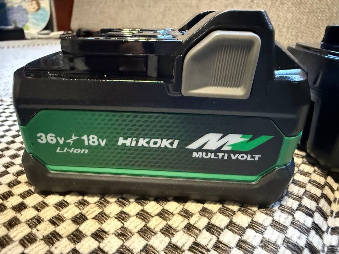 HiKOKI コードレス冷温庫 UL 18DC